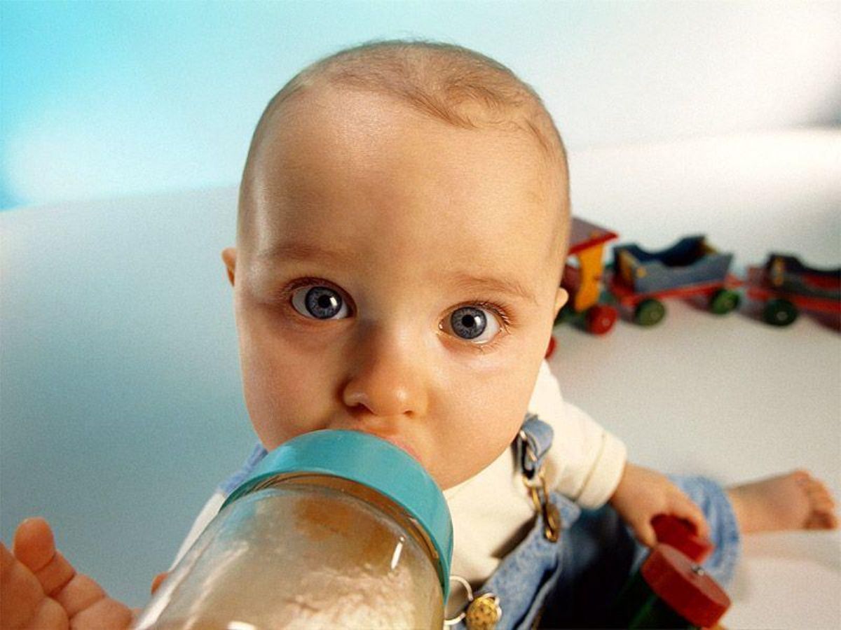 Dream Meaning of Baby Bottle (Feeding Bottle)