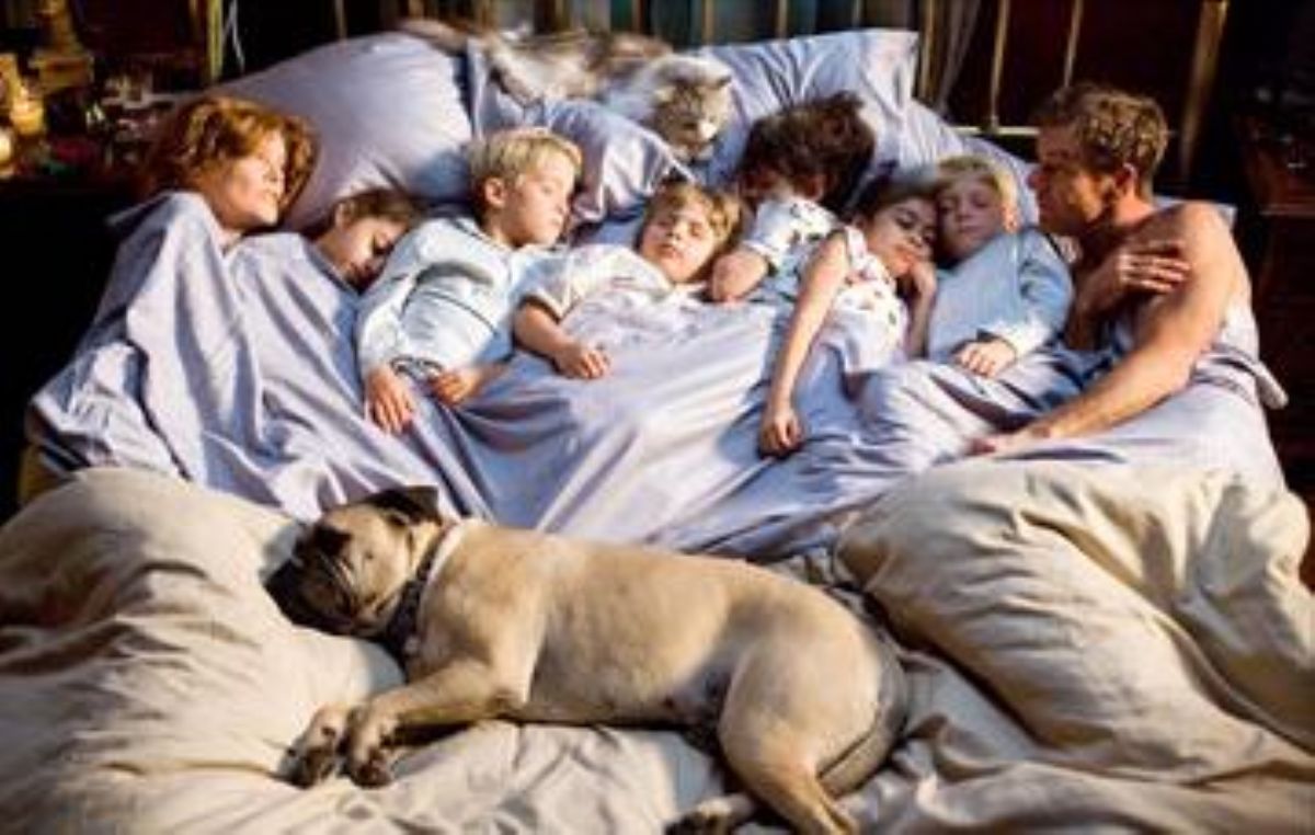 Dream Meaning of a Crowded Family