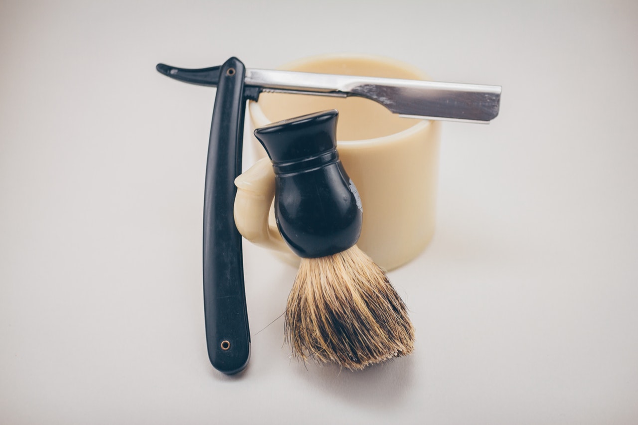 Dream Meaning of Straight Razor