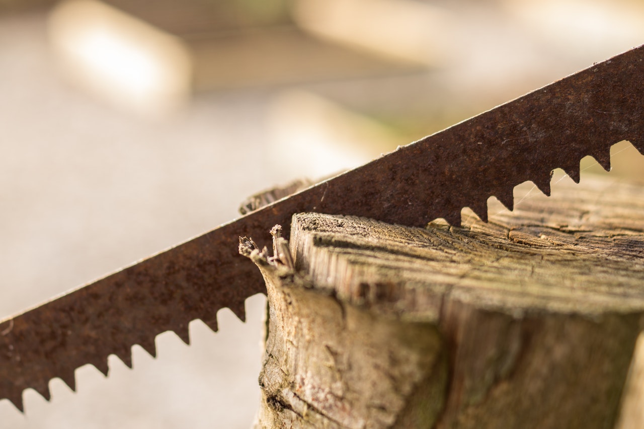 Dream Meaning of Saw