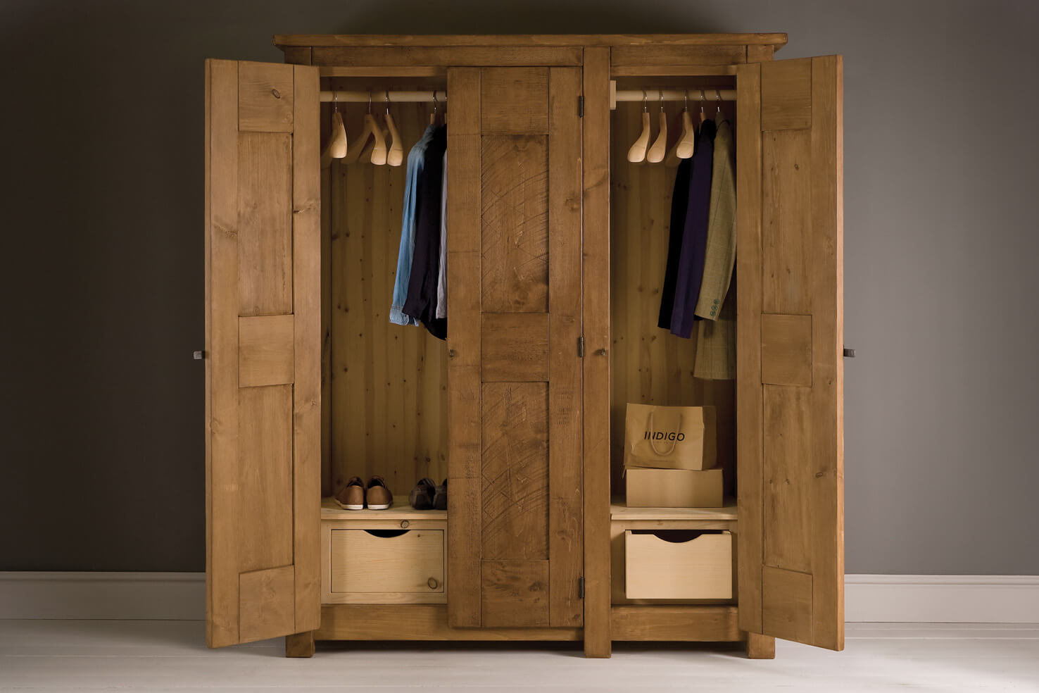 Dream Meaning of Wardrobe